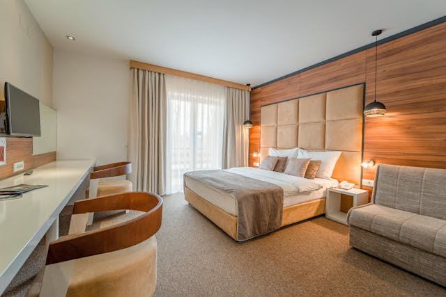 Deluxe-Doppelzimmer oder Deluxe-Twin-Zimmer mit Balkon