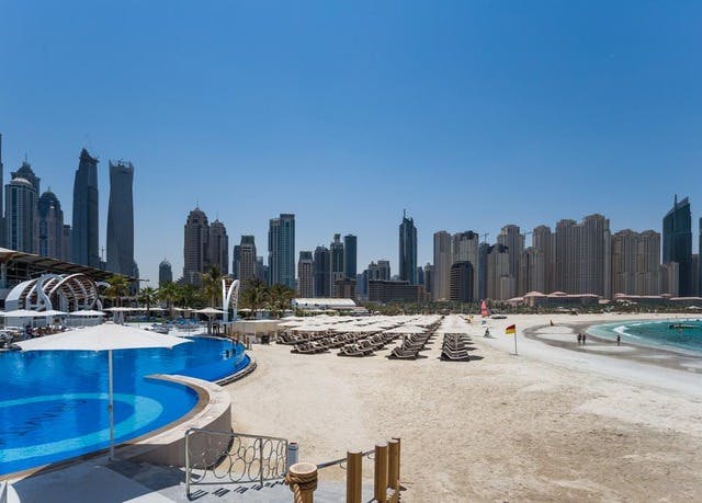 Luxurious Dubai hotel with skyline views - Refundable hotel | Luxury ...