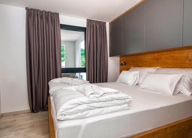 Casa mobile Premium con due camere da letto o Casa mobile Deluxe con due camere da letto e vasca idromassaggio privata