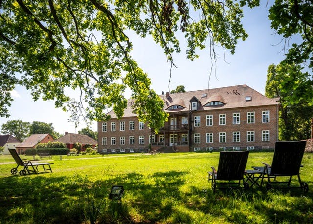 Historic stay in a Germany country manor house - Refundable hotel ...