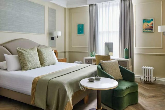 Superior King room
