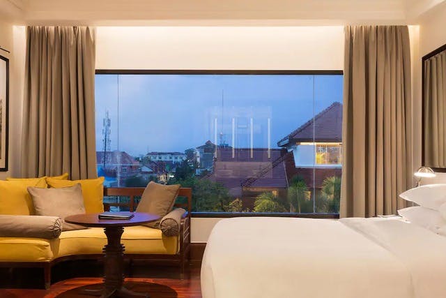 One King Bed with Garden View room
