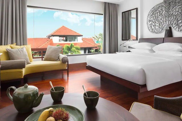 One King Bed with Garden View room