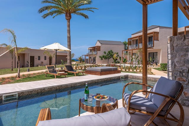 Junior-King-Suite mit Gemeinschaftspool und Gartenblick