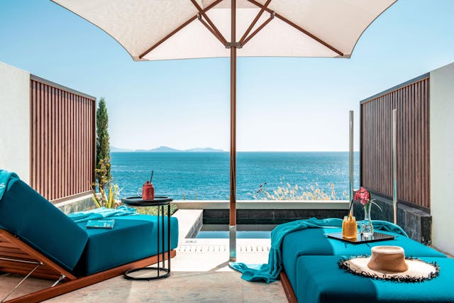 Superior-Doppelzimmer mit Meerblick & Plunge-Pool