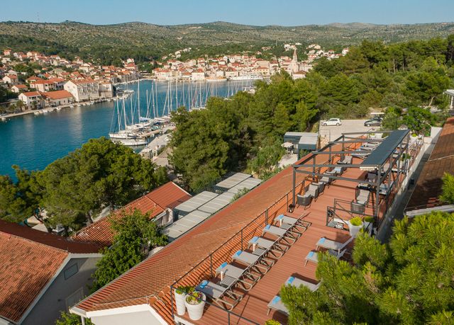 Wohlverdiente Erholung Auf Der Adria-Insel Brač - Hotel Kostenfrei ...