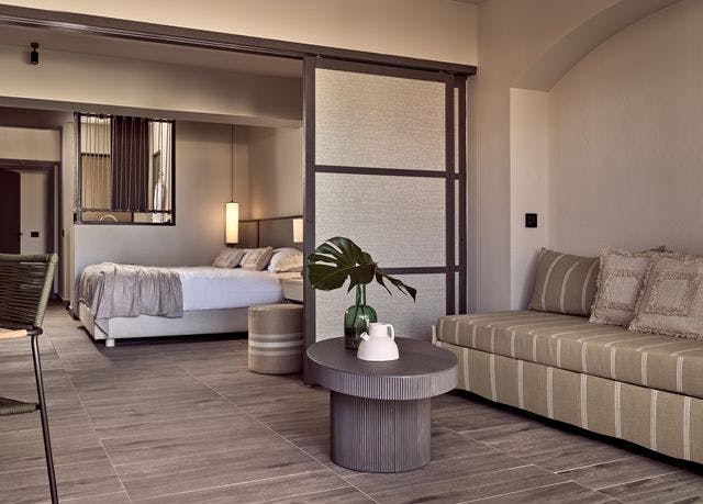 Evergreen Junior suite with individual pool