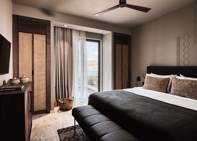 Premium One Bedroom suite with sea view & outdoor Jacuzzi
