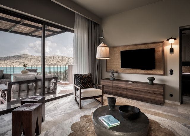 Premium One Bedroom suite with seaview & outdoor Jacuzzi