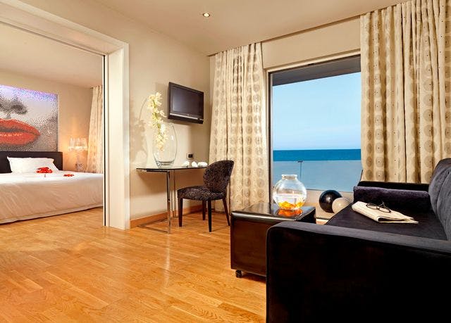 Suite Lifestyle con una camera da letto e vista mare