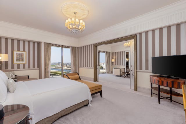 Ambassador king suite