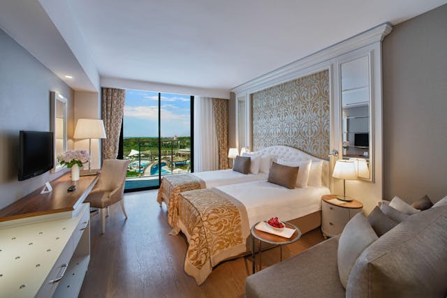 Standard-Zimmer mit seitlichem Meerblick