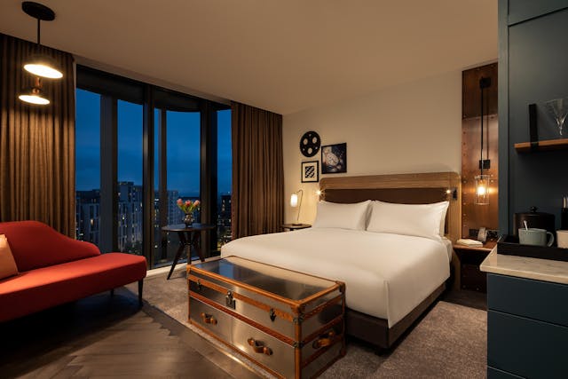 Deluxe King room