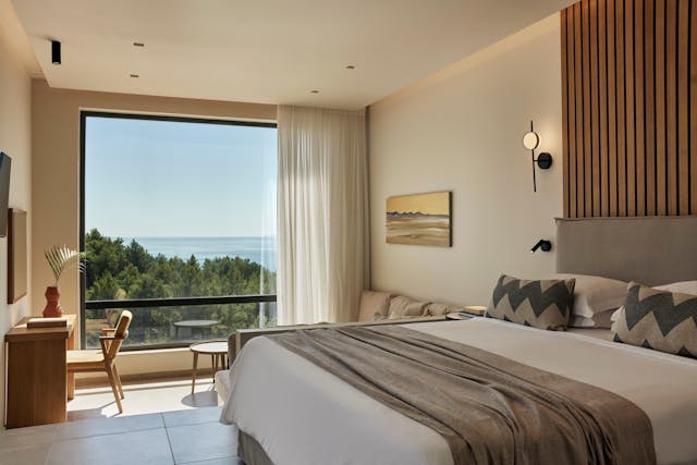 Honeymoon suite with sea view & private pool