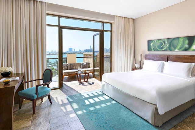 Luxury-Zimmer mit Palmblick
