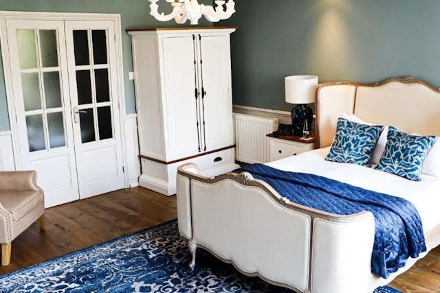 King suite