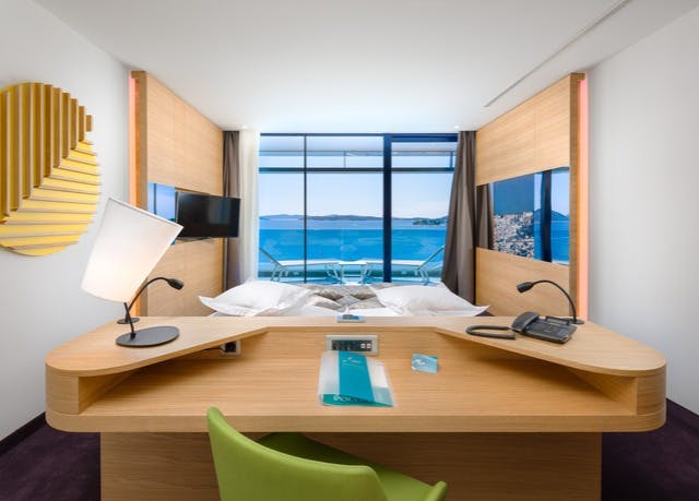 Premium suite with sea view