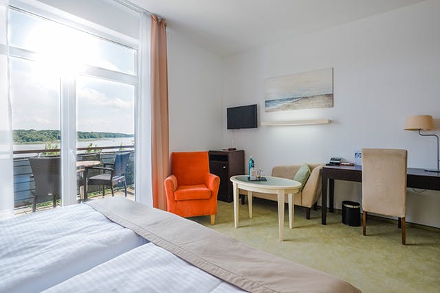 Komfort-Doppelzimmer mit Seeblick