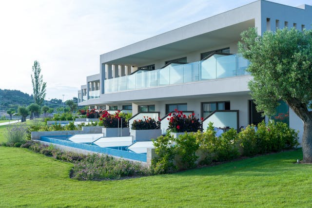 Prestige-Bungalow mit seitlichem Meerblick und Privatpool
