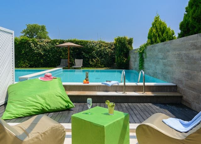 Bungalow med privat pool