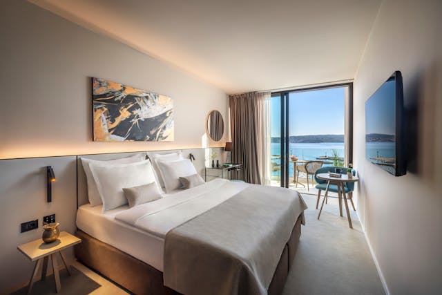 Luxury-Doppelzimmer mit Meerblick & Balkon