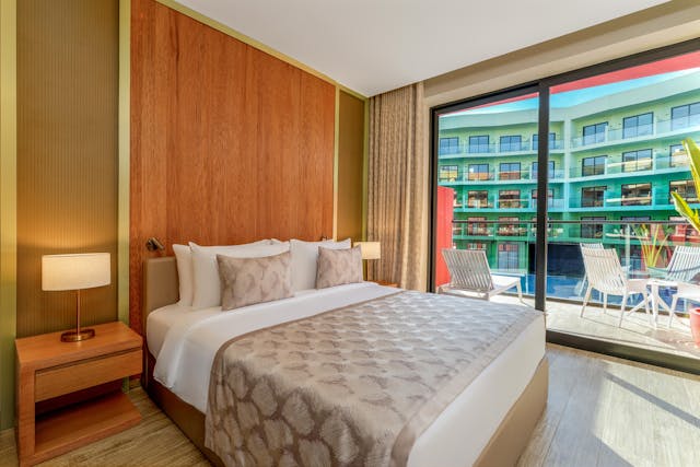Premium kamer met zwembadzicht