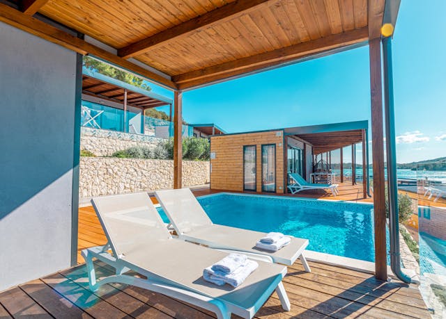 Luxury-Couple-Camping-Villa mit Pool
