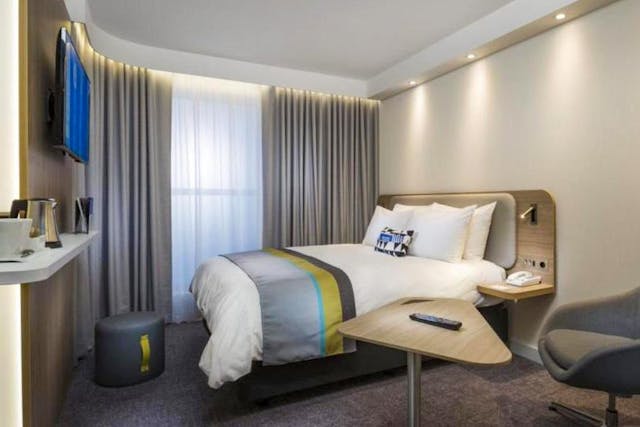 Example room (Computer-generated image)