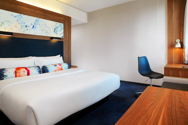 Urban King room