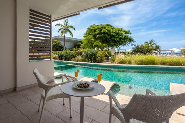 Swim-Out-Junior-Suite