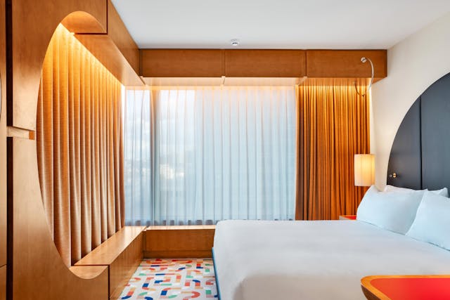 Deluxe King room