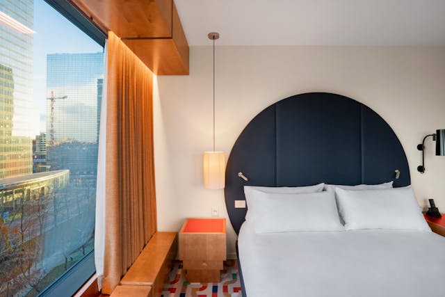 Deluxe King room