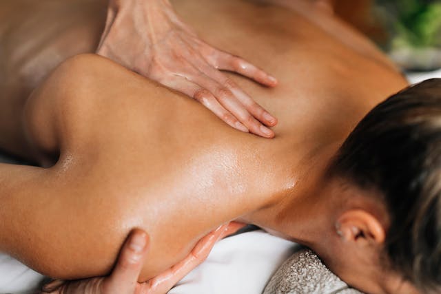 50-minute massage treatment (representation)