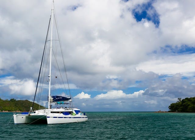 seychellen katamaran inselhopping