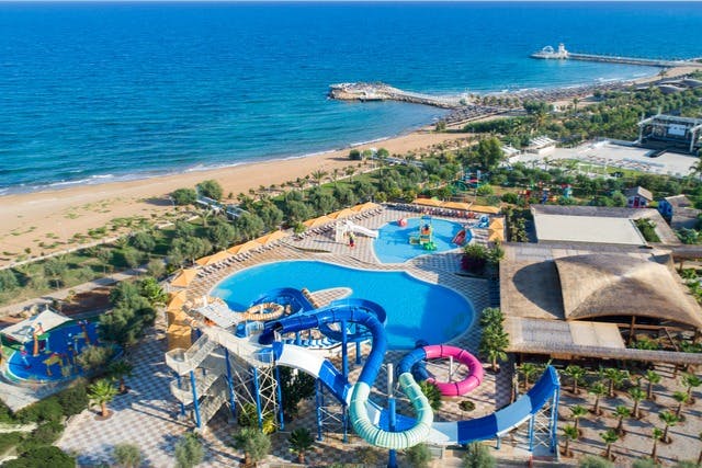 Noah's Ark Deluxe Hotel & Spa, Cipro