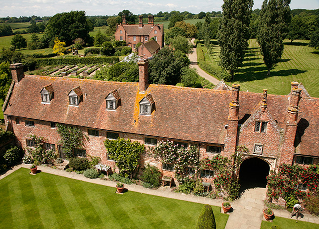 Sissinghurst Castle Farmhouse | Luxury Travel At Low Prices | Secret ...