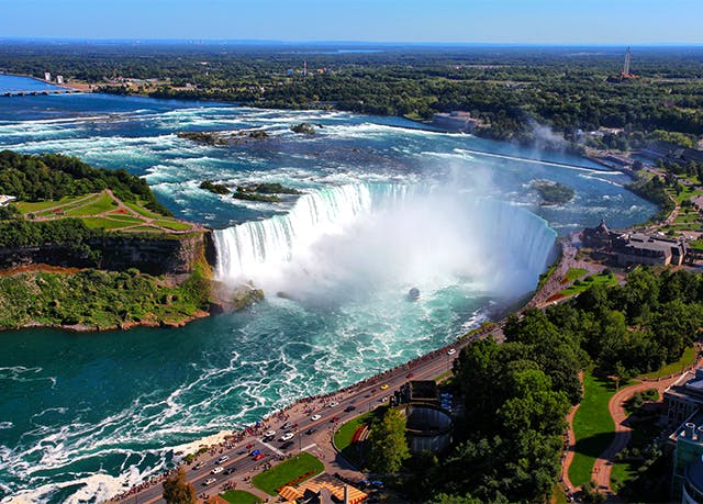 Awe-inspiring Niagara Falls & New York getaway | Luxury travel at low ...