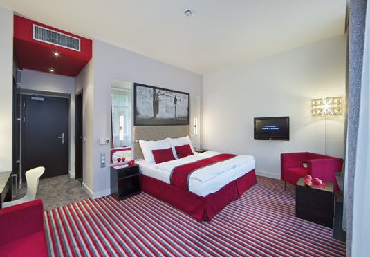Red & Blue Design Hotel Prag | Luxusangebote zu Top-Preisen | Secret ...