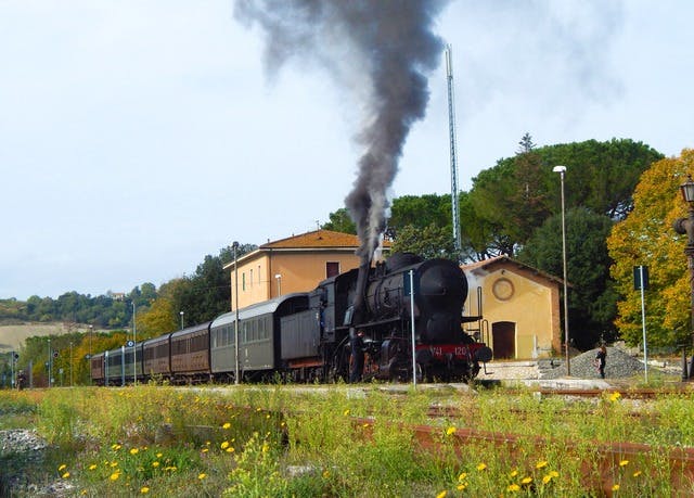 train tours crete
